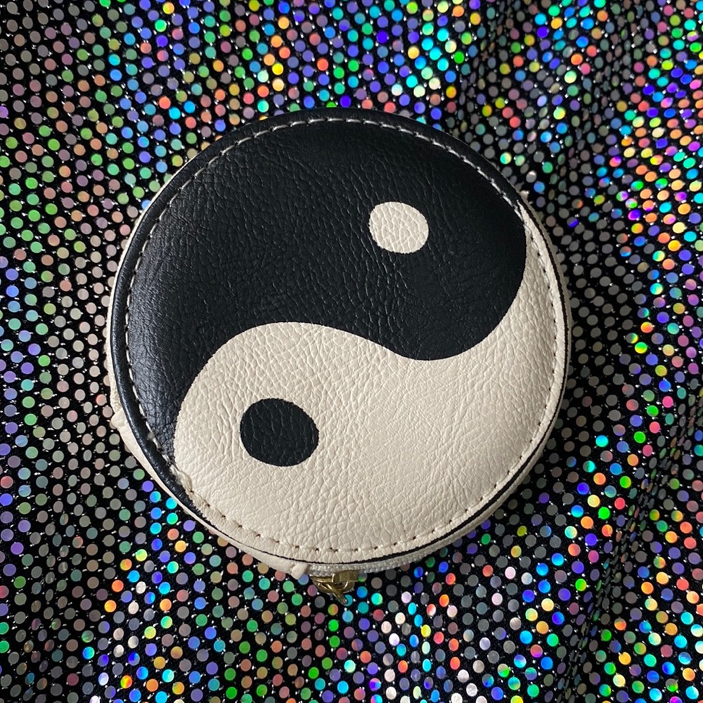 Yin Yang pill case